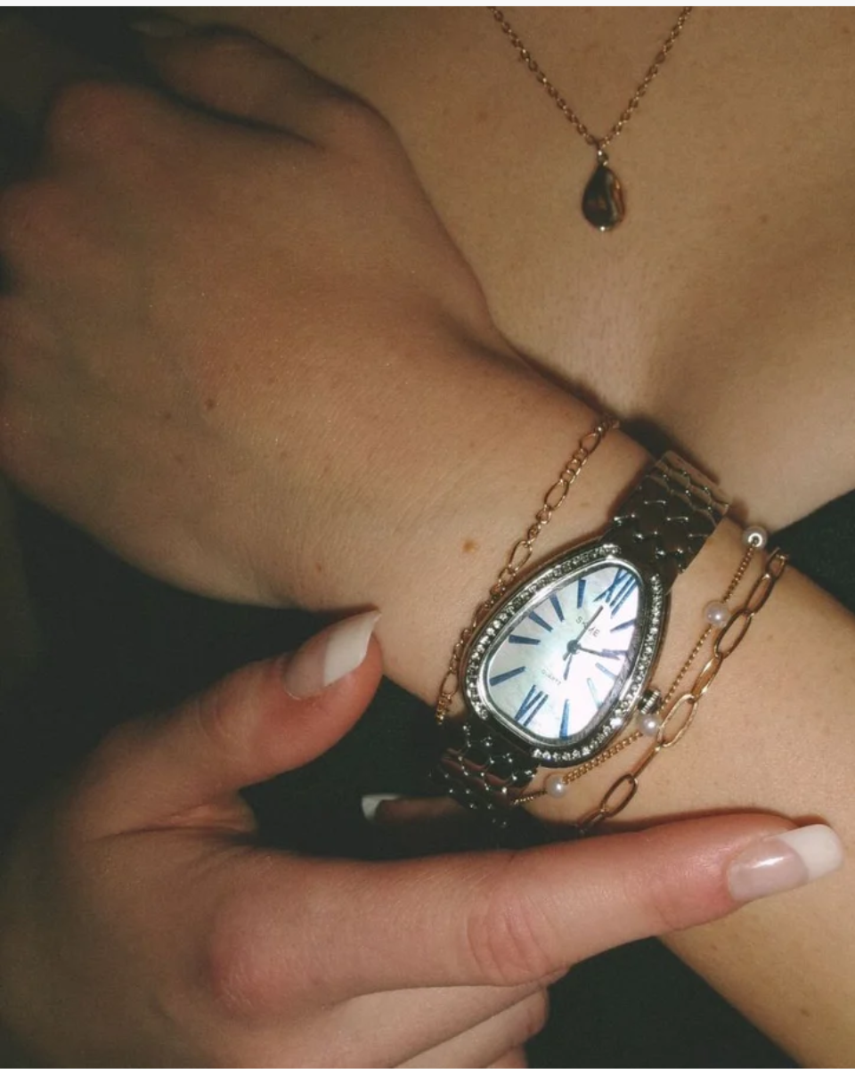 Aurelia – Projekt w kształcie łzy – Złocisty zegarek