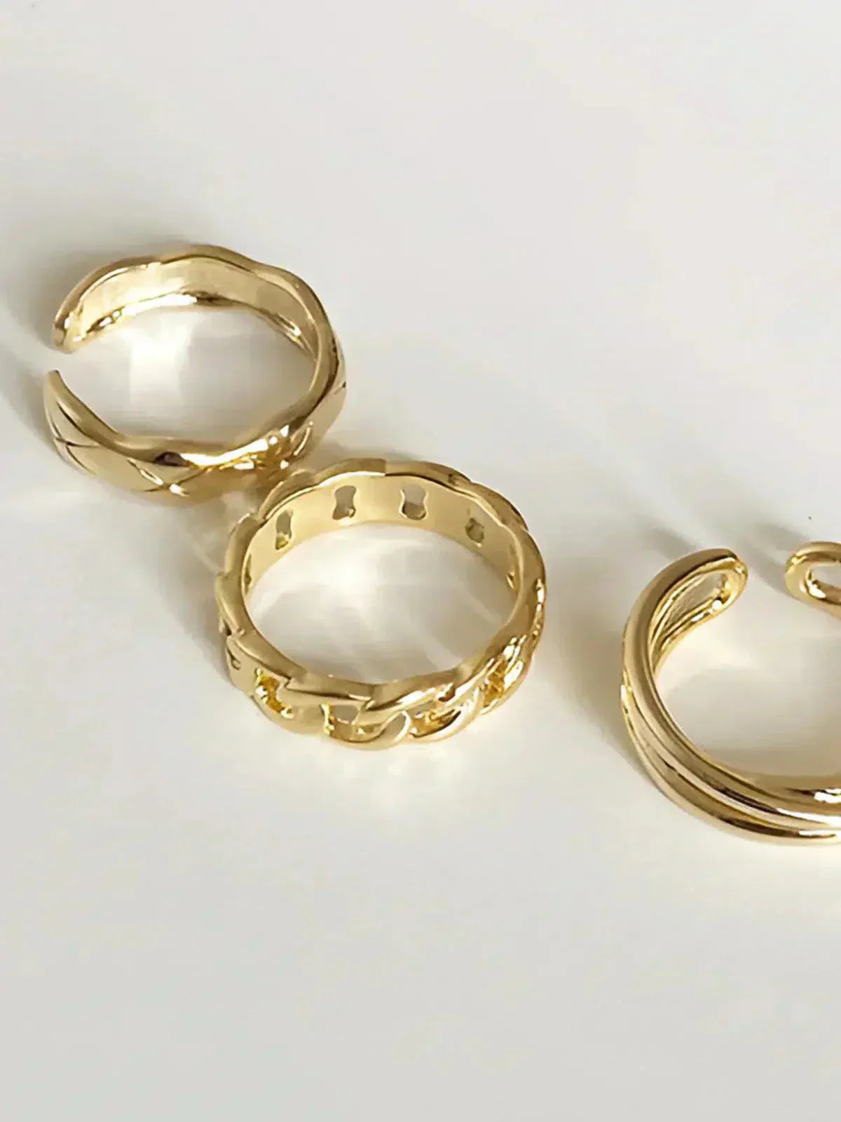 Auriane – Skręcony design – Trio pierścionków obręczy