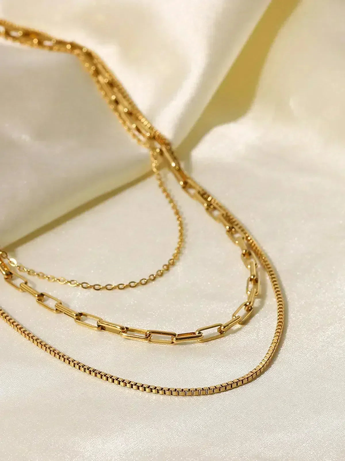 Étoile – Naszyjnik o paryskim, szykownym designie – Warstwowy