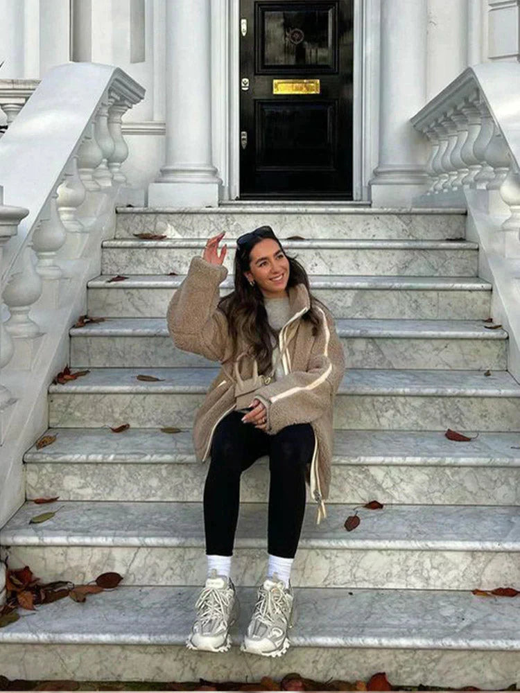 Noelle - Przytulna Kurtka na Zamek